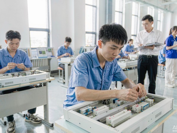 技能竞赛带动实训标准升级：考核型装备更受院校青睐